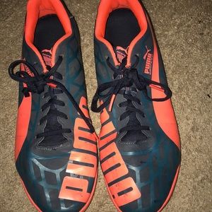 Indoor soccer cleats